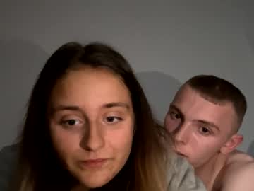 couple
        trixeyxo cam image #236268