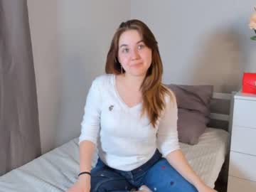 girl
        cwenehails cam image #164490