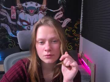girl
        tessaswan cam image #230148