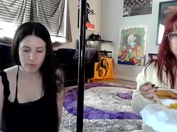 girl
        mayhem4ever cam image #190410
