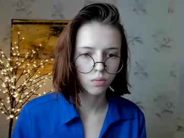 girl
        karinastarr1 cam image #39453