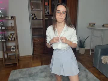 girl
        mightiness_love cam image #198680