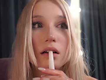 girl
        alodiedonnay cam image #218270