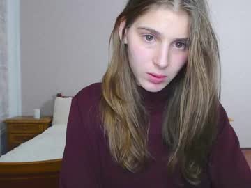 girl
        little_kitt1y_ cam image #125279