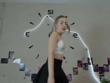 girl Hidden Sex Cam Live Stream with the_scarlet_flower_