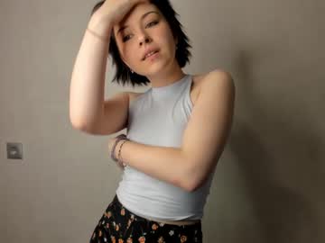 girl
        louisejamie cam image #87716