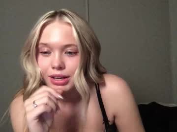 girl
        itsmadisynmae cam image #239417