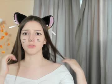 girl
        abigailkeira cam image #130325