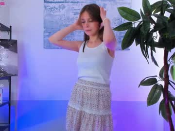 girl
        millamorni cam image #95922