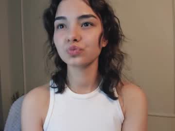girl
        laa_ura cam image #154885