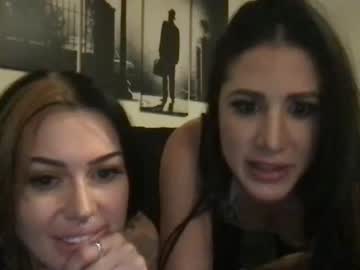 couple
        lesbihoes cam image #53697
