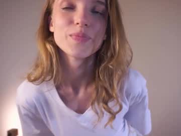 girl
        monaelin cam image #187401