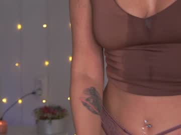 girl
        artease cam image #23022