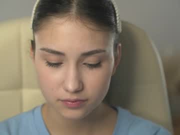 girl
        sunn_beamm cam image #241530