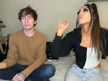 couple
        makeithott cam image #213834