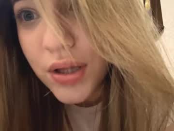 girl
        dawnbluett cam image #251071
