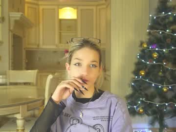 girl
        juliarios cam image #134961