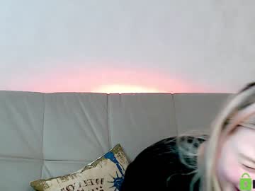 girl
        shy_blondiee cam image #57703