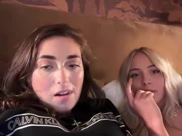 girl
        lucyholly cam image #204954