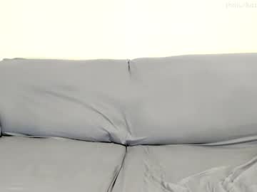 girl
        its_lily cam image #14320