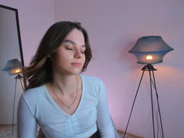 girl
        aviannajjustice cam image #89358