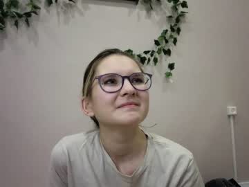 girl
        evepearce cam image #115631