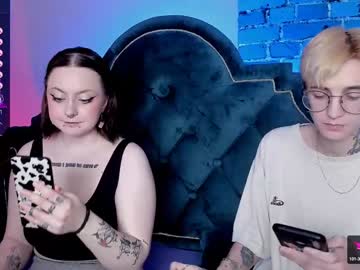 couple
        shypreettygirl cam image #177648