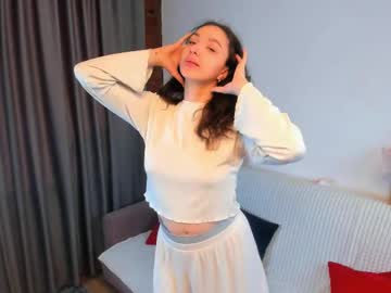 girl
        stellajakson cam image #247377