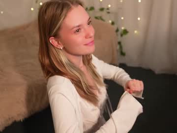 girl
        cyberprincess_ cam image #216729