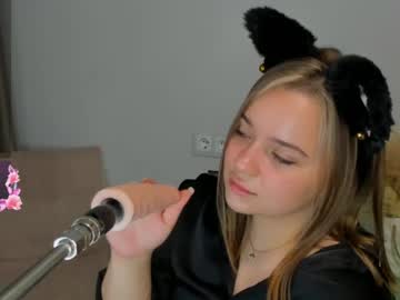 girl
        melissabowen cam image #197374
