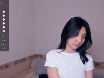 girl
        alwayssmile8 cam image #133804