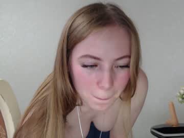 girl
        tixxxy cam image #32475