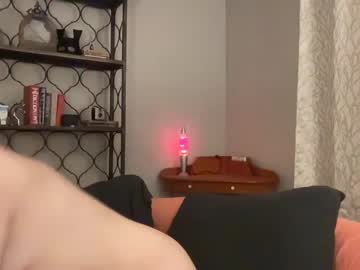 girl
        tinytittytia cam image #145145