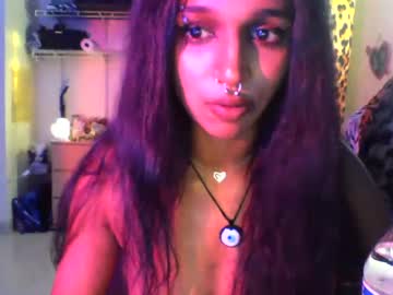 girl
        mon3ytr33 cam image #217941