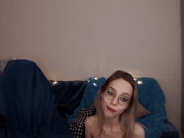 girl
        amber_quell_here cam image #69977