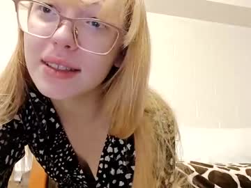 girl
        blonde_katie cam image #129334