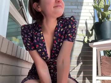 girl
        olive__nextdoor cam image #92229