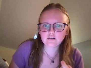 girl
        lexielilacs cam image #181204
