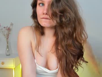 girl
        charlotte_wow cam image #166571