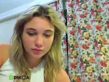 girl
        miaa_kkk cam image #127851