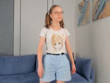 girl
        marianbodge cam image #181561