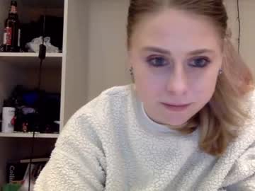 girl
        amelia_coder cam image #63690