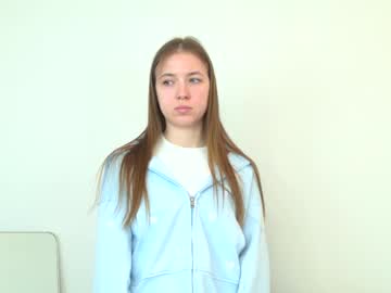 girl
        nicolecollard cam image #253773