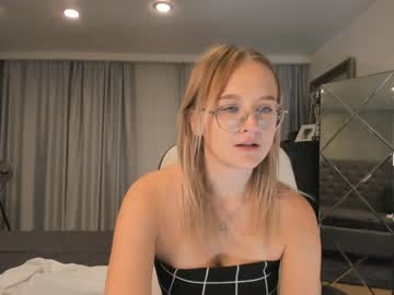 girl
        jettystay cam image #122281