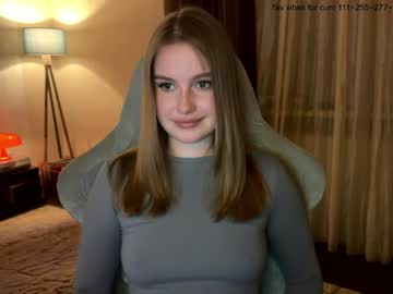 girl
        ksenomi cam image #256626