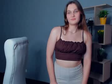 girl
        all_way_true cam image #126169