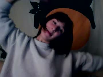girl
        edenfaerie cam image #37472