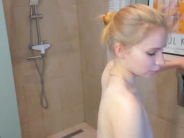 girl
        annie_lv cam image #131595