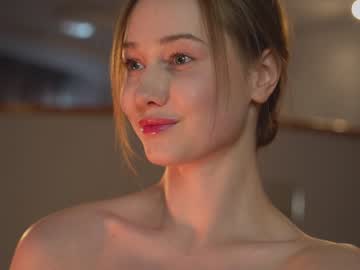 girl
        purefection_ cam image #139305