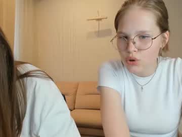 couple
        marivanna_ cam image #81427